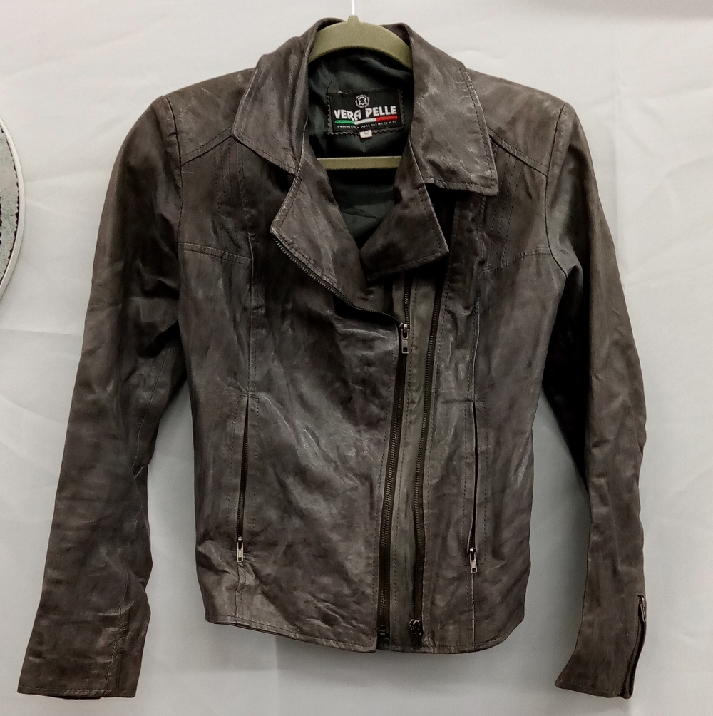 Vera Pelle Women's Distressed Gray Leather Jacket